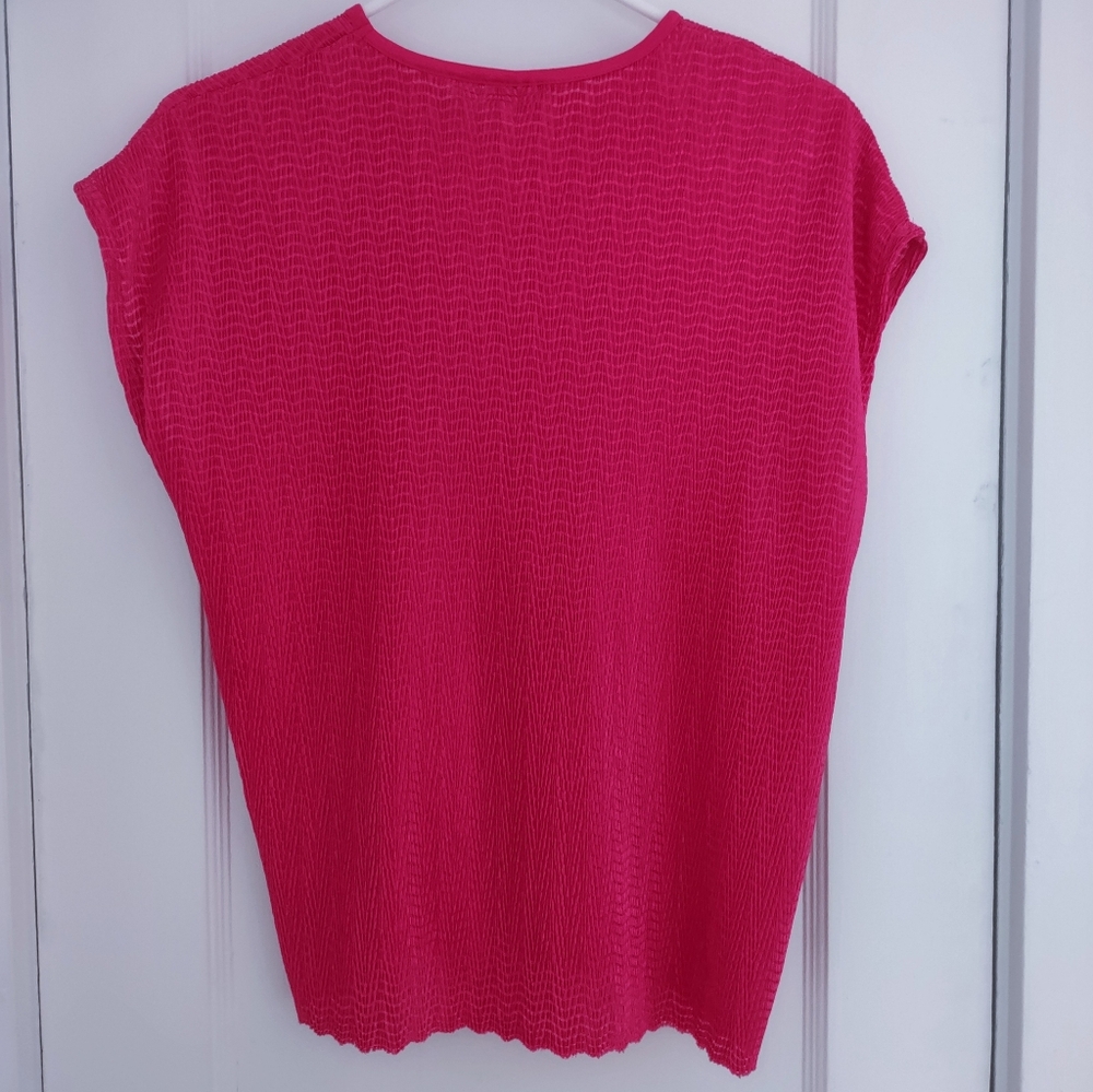 $7.00 Bonus Buy  Kim Rogers Fuchsia Pink Short Sleeve Top - Picture 4 of 6